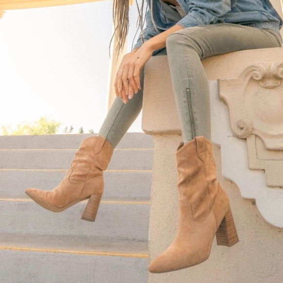 Western Faux suede Ankle bootie - Picture 4 of 8